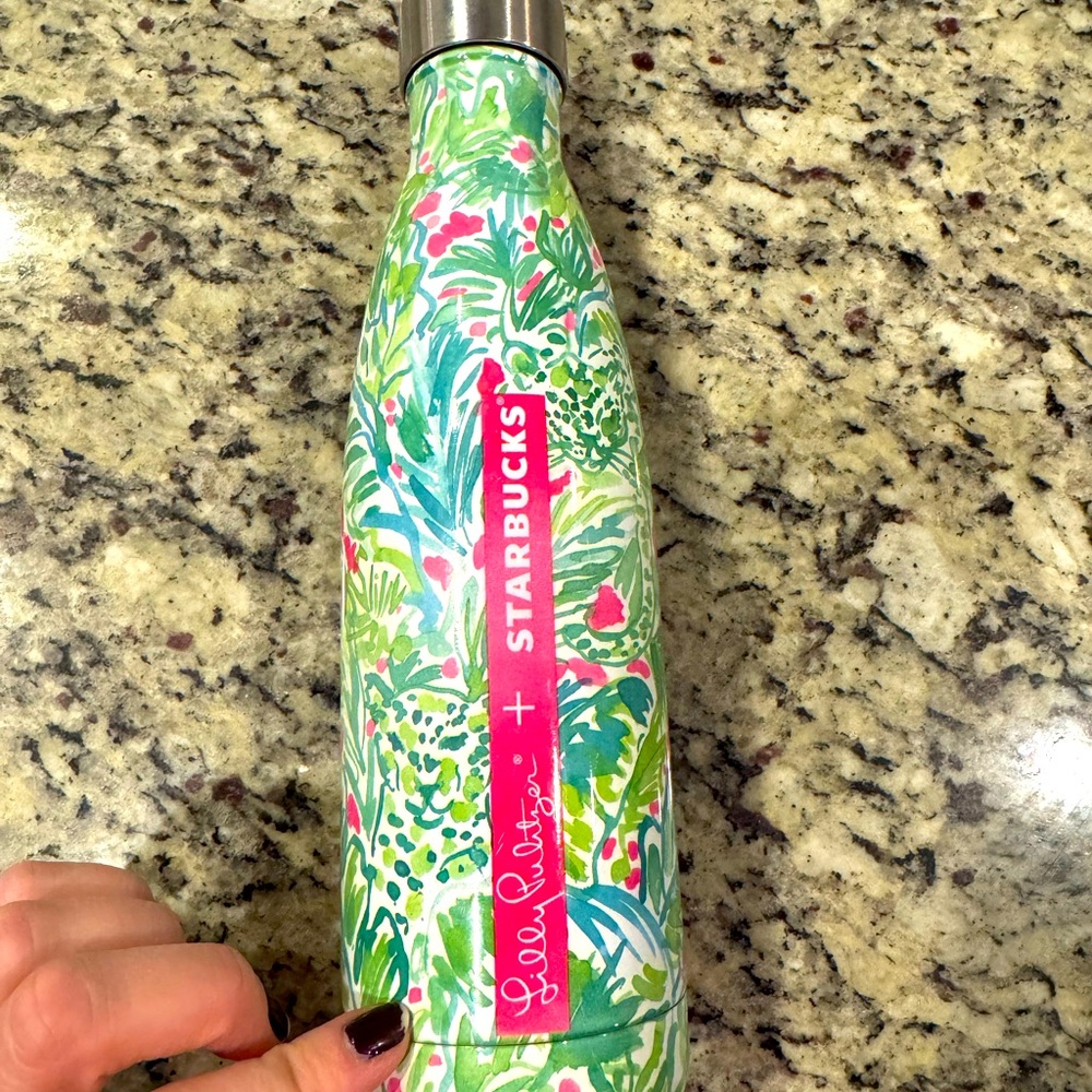 Lilly Pulitzer x Starbucks swell bottle